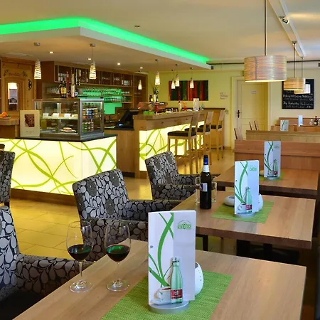 Отель Vitalzeit Weber Бад-Шёнау