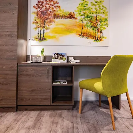 Отель Vitalzeit Weber Бад-Шёнау