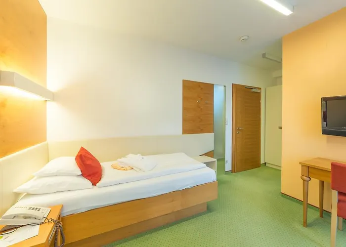 Vitalzeit Weber מלון Bad Schönau